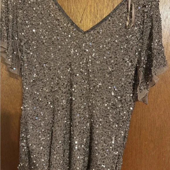 Adrianna Papell Sequin V-Neck Blouse in Brown - Picture 6 of 9